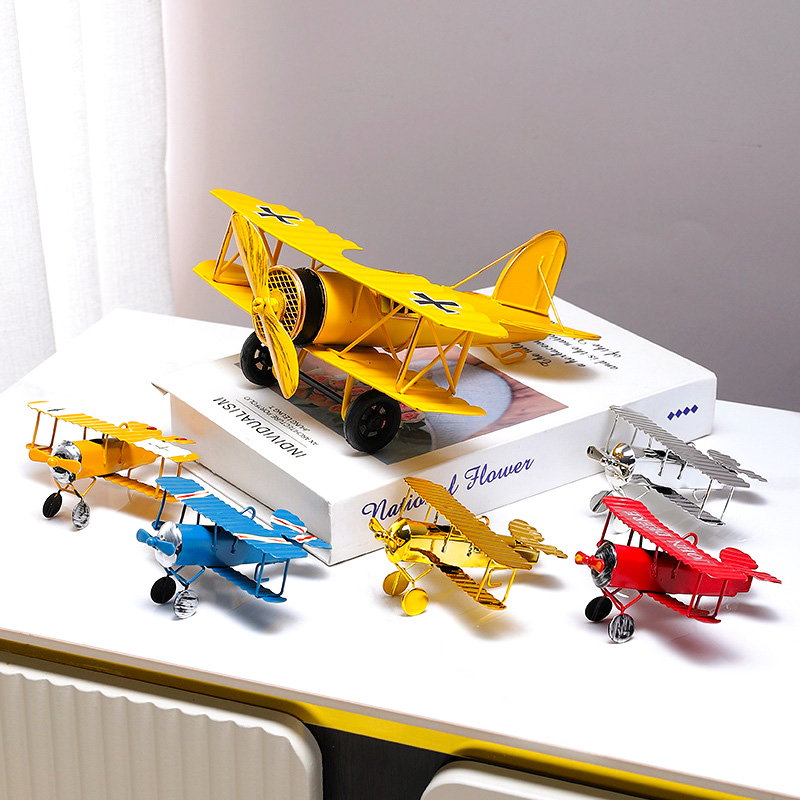 Vintage Metal Airplane Model R - Vintage Collectible Christmas Ornaments recension och pris