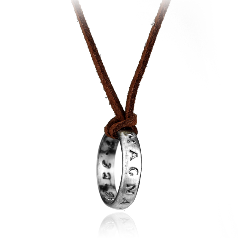 Game Anime Leather Chain Ring  - Vintage Item recension och pris