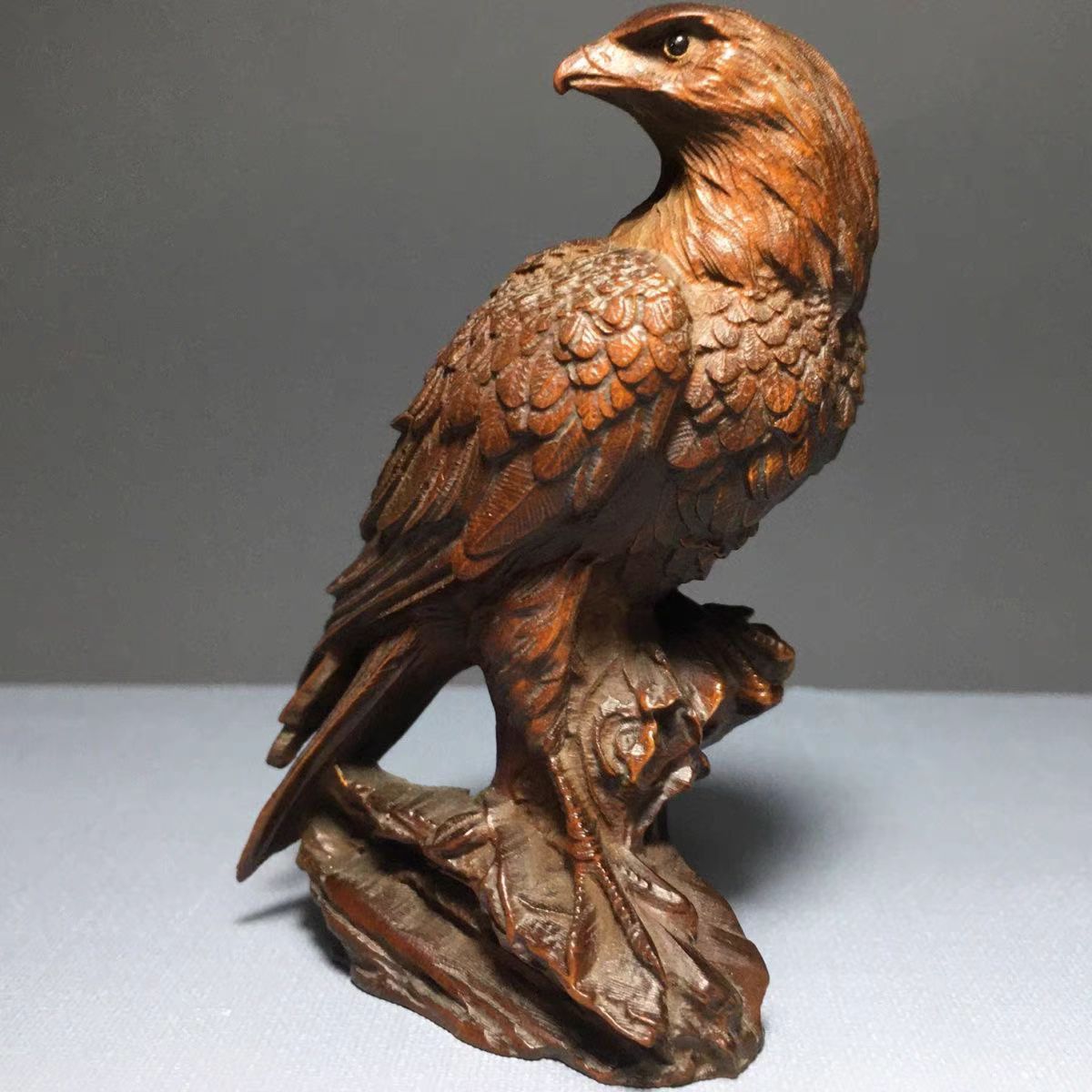 Solid Boxwood Carving Hawk Orn - Vintage Collectible Christmas Ornaments recension och pris