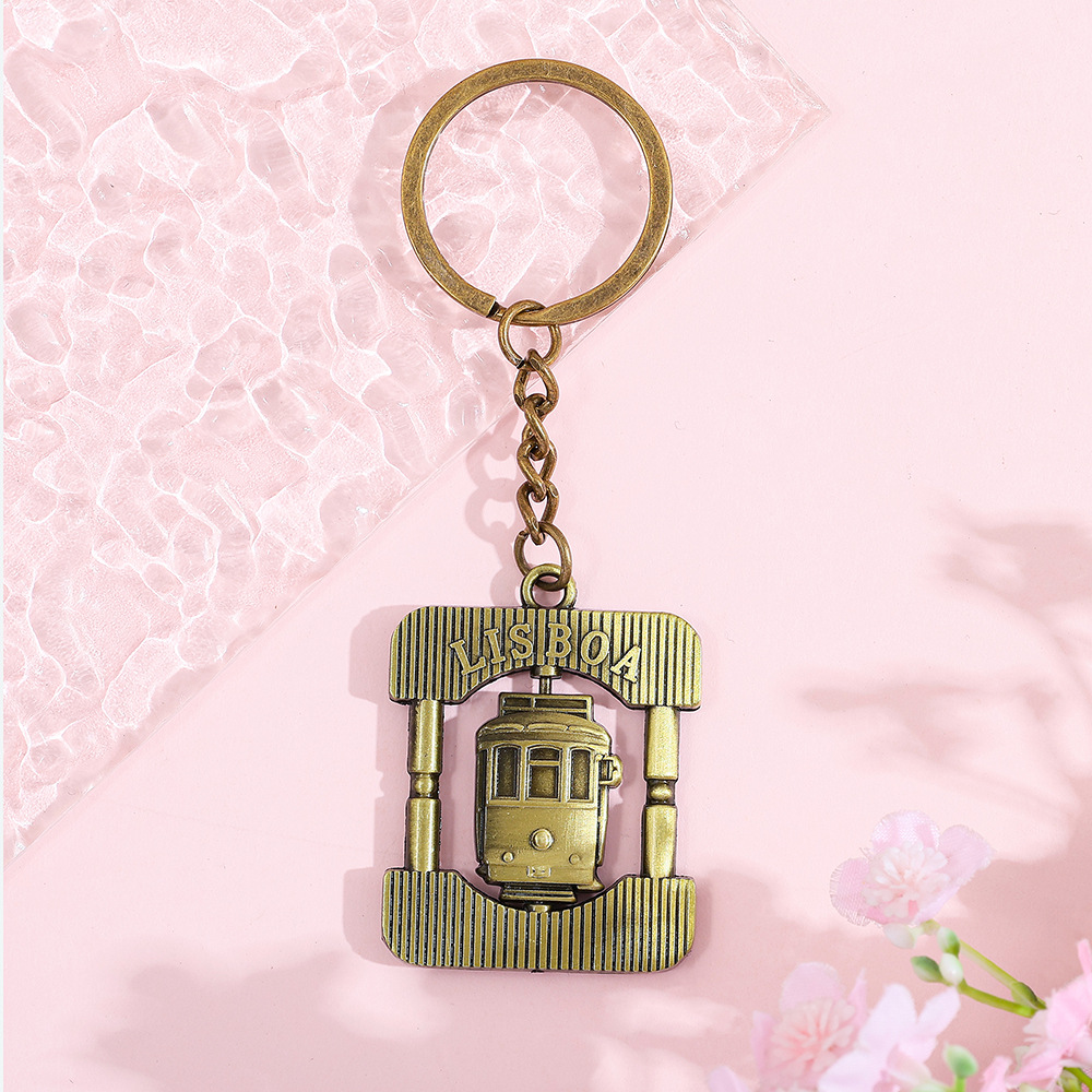 Vintage Tram Design Metal Keyc - Vintage Item recension och pris
