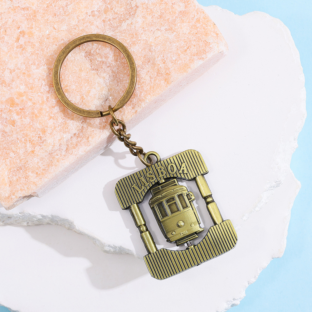 Vintage Tram Design Metal Keyc - Vintage Item recension och pris