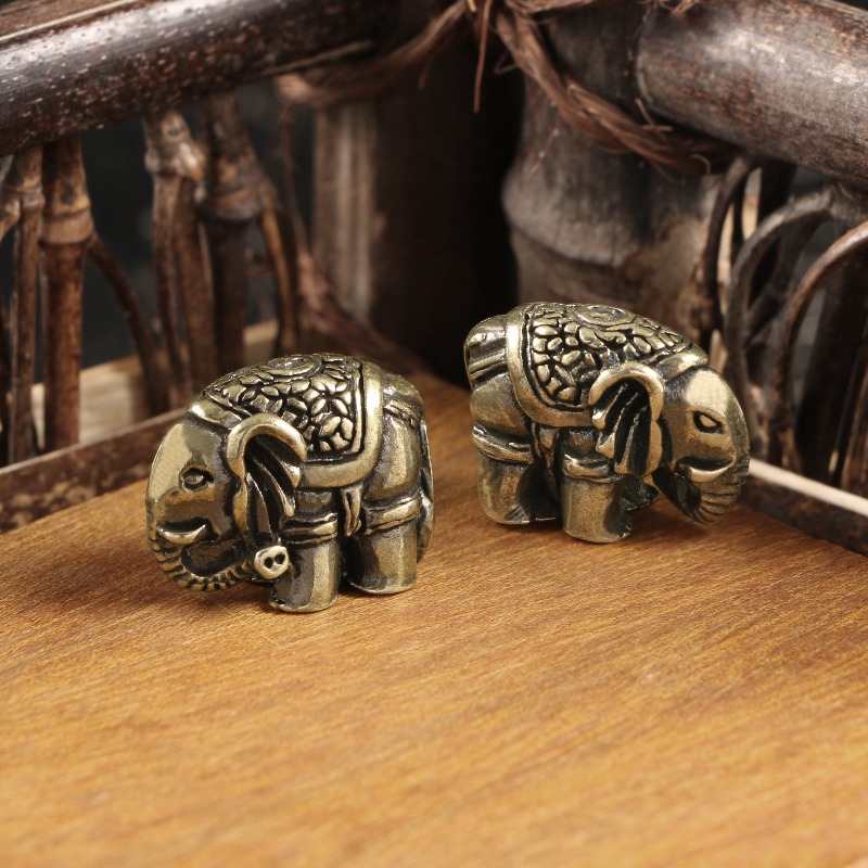 1 PC Cute Elephant Solid Brass - Vintage Collectible Christmas Ornaments recension och pris